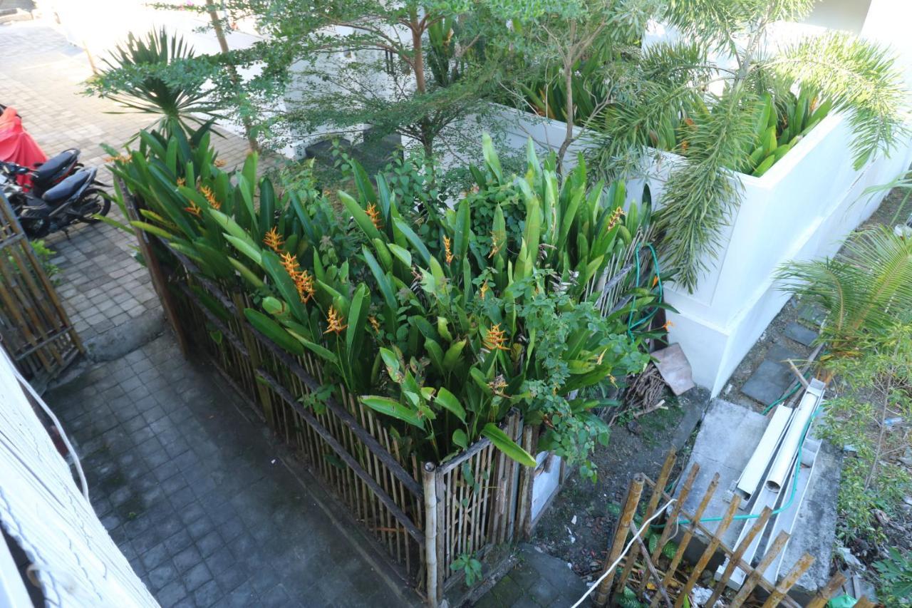 Hotel Kris Kos à Canggu Extérieur photo